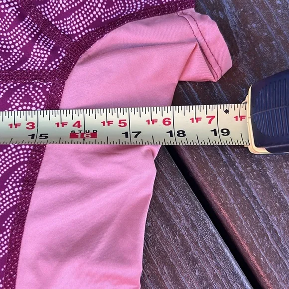 NWT Patagonia Micro Swell Rashguard Bluff River Arrow Red Short Sleeve Size Med - Picture 8 of 10